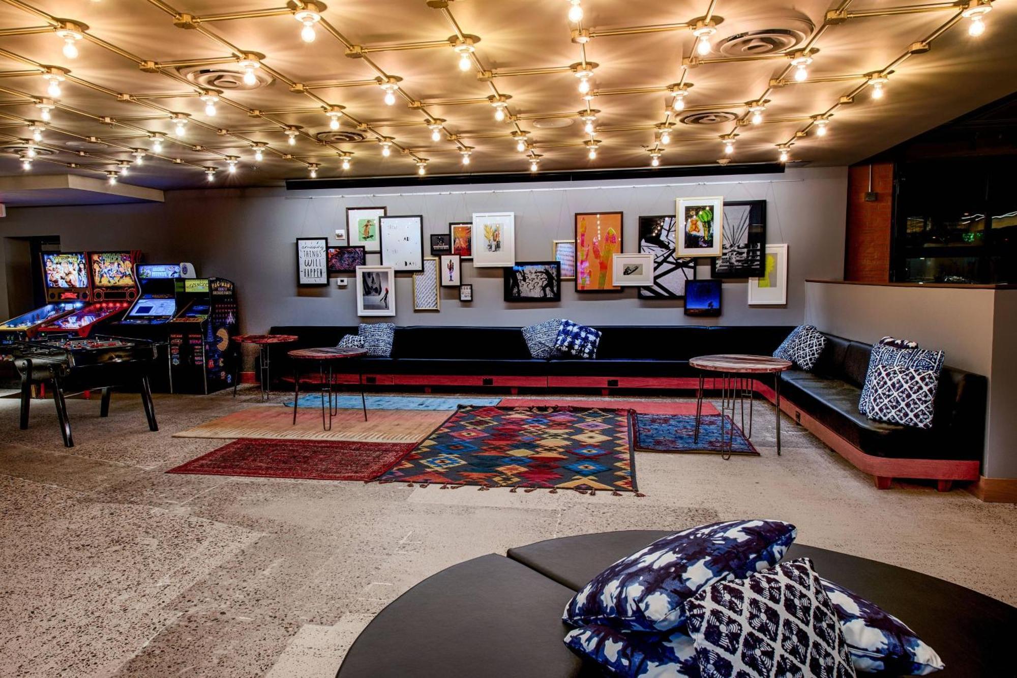 Moxy Phoenix Tempe/Asu Area Экстерьер фото
