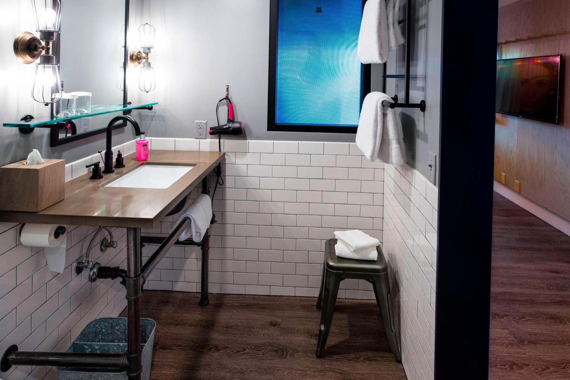 Moxy Phoenix Tempe/Asu Area Экстерьер фото