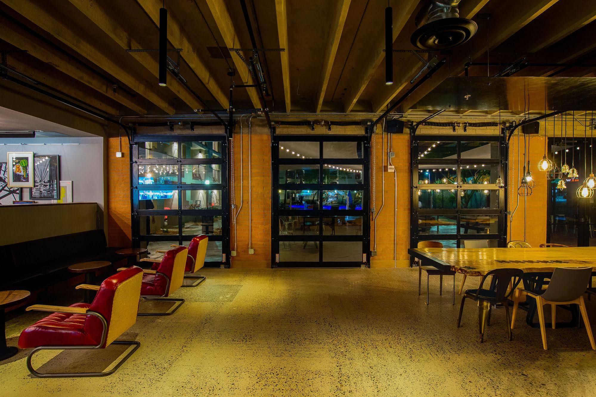 Moxy Phoenix Tempe/Asu Area Экстерьер фото