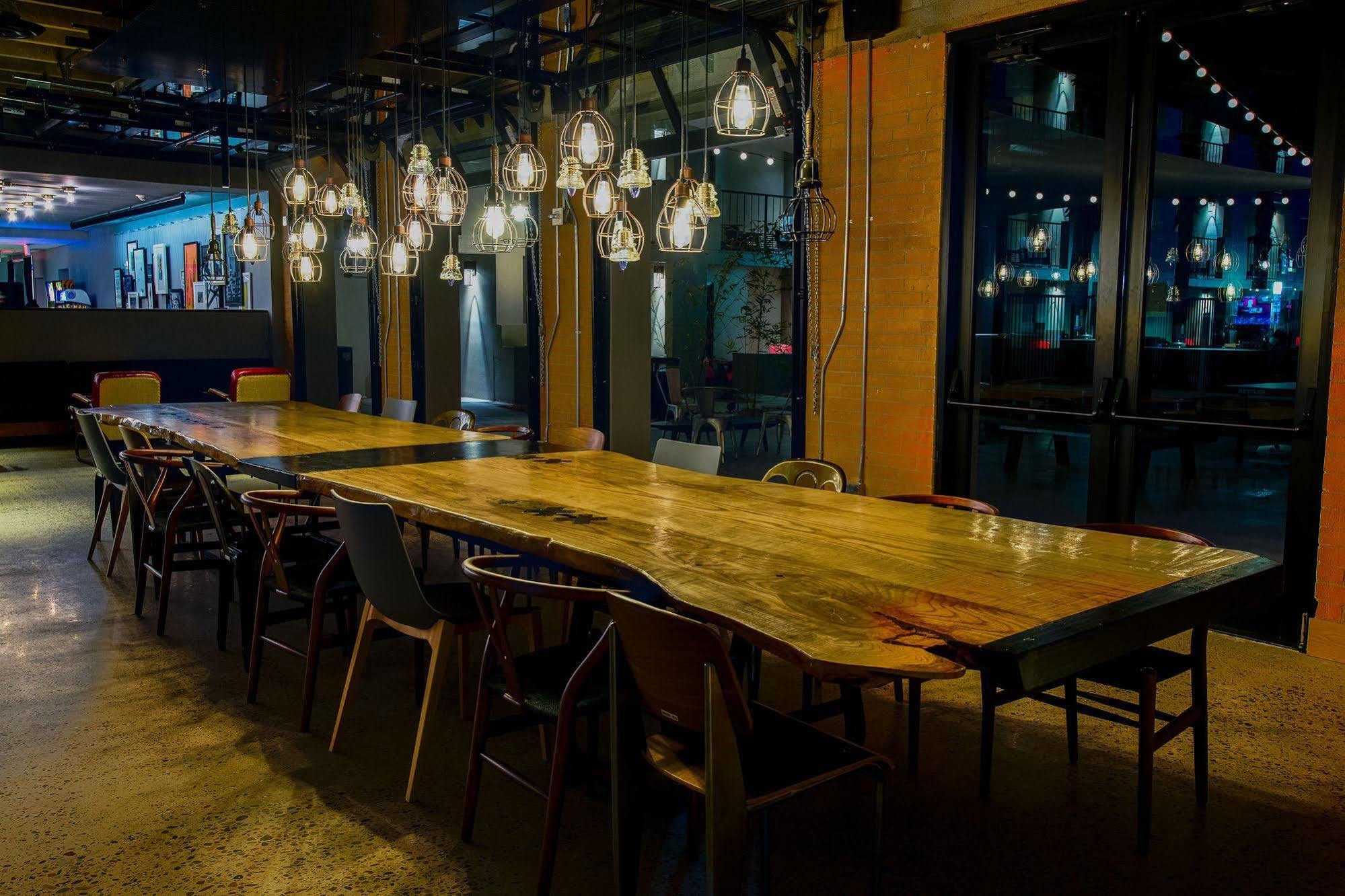 Moxy Phoenix Tempe/Asu Area Экстерьер фото