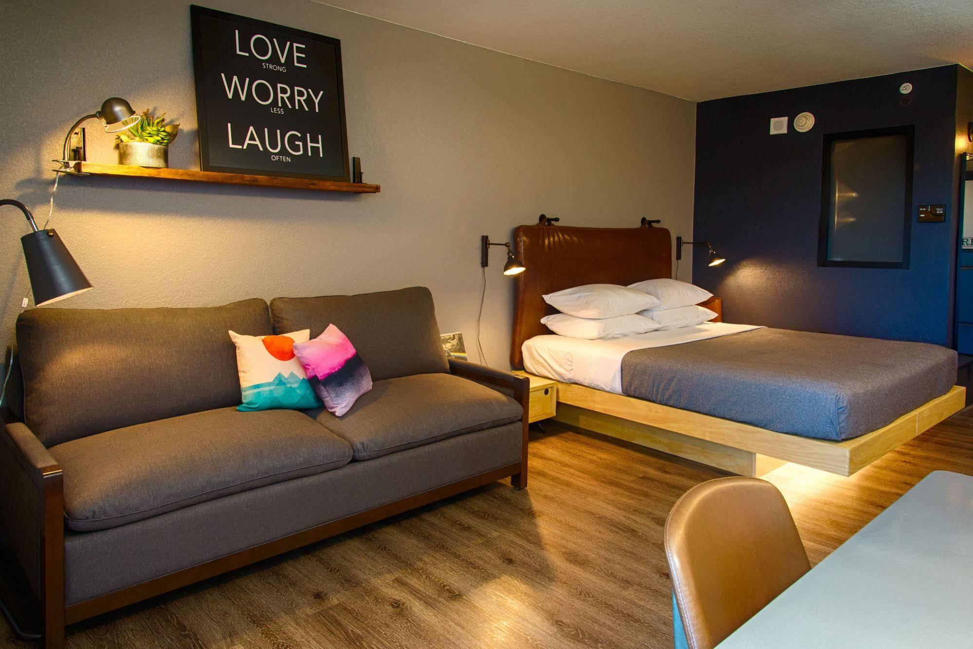 Moxy Phoenix Tempe/Asu Area Экстерьер фото