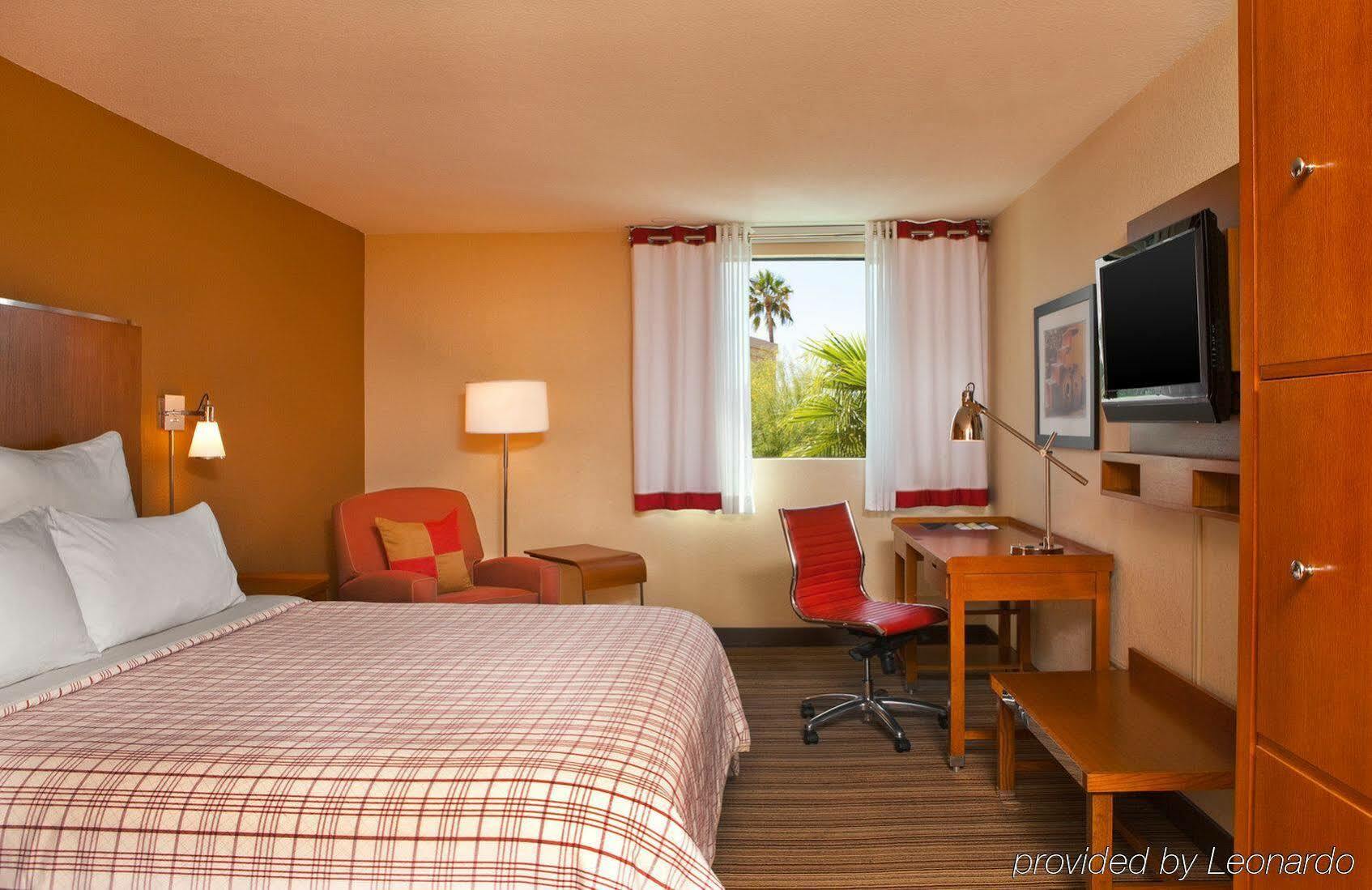 Moxy Phoenix Tempe/Asu Area Экстерьер фото